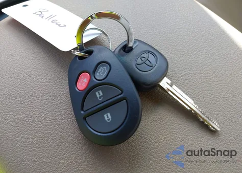 2013 Toyota Highlander Base Plus z USA, uszkodzony, nr VIN 5TDZA3EH0DS043065